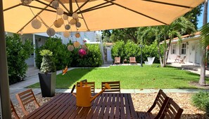 Outdoor dining - Oasis-08 5 MIN FROM MIAMI BEACH, Studio, Miami Design District & Wynwood (Miami)
