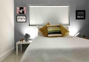1 bedroom, desk, iron/ironing board, WiFi