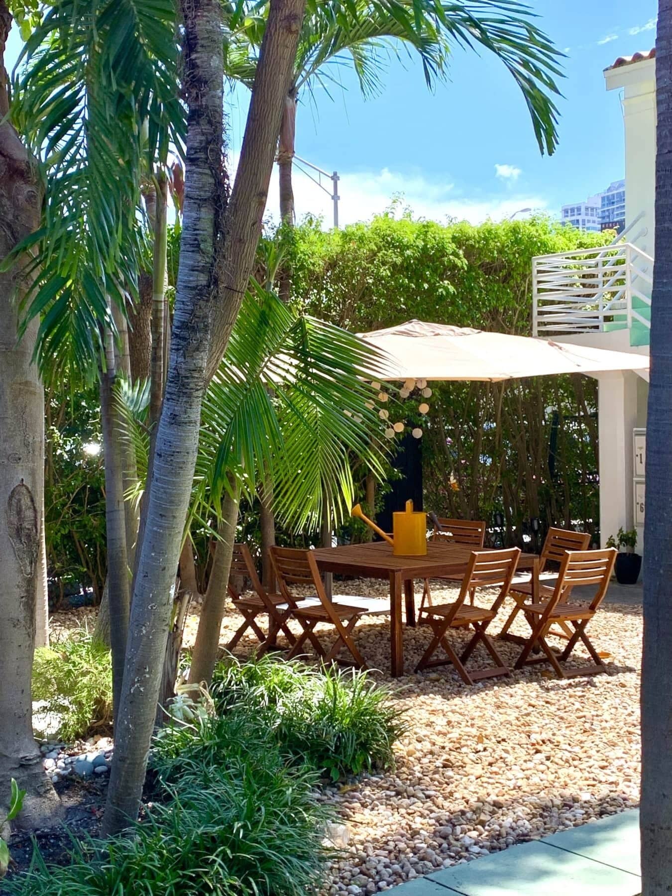 Outdoor dining
