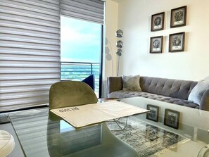 TV - A1608 AWESOME Downtown Doral Apartment (Doral)