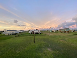 Property grounds - Updated 2 bedroom steps from the bay and the ocean! (Galveston)