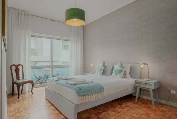 4 chambres, fer et planche à repasser, Wi-Fi gratuit, draps fournis