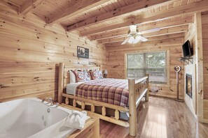 5 bedrooms, desk, iron/ironing board, free WiFi