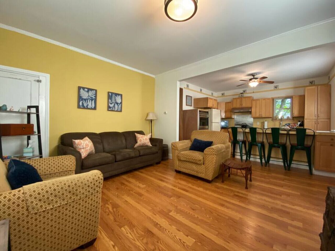 New! Cozy Agrihood Getaway-King Bed/Hiking/Relaxing