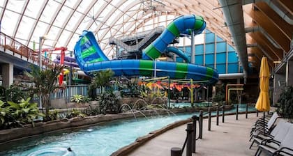 New! Cozy Agrihood Getaway-King Bed/Hiking/Relaxing