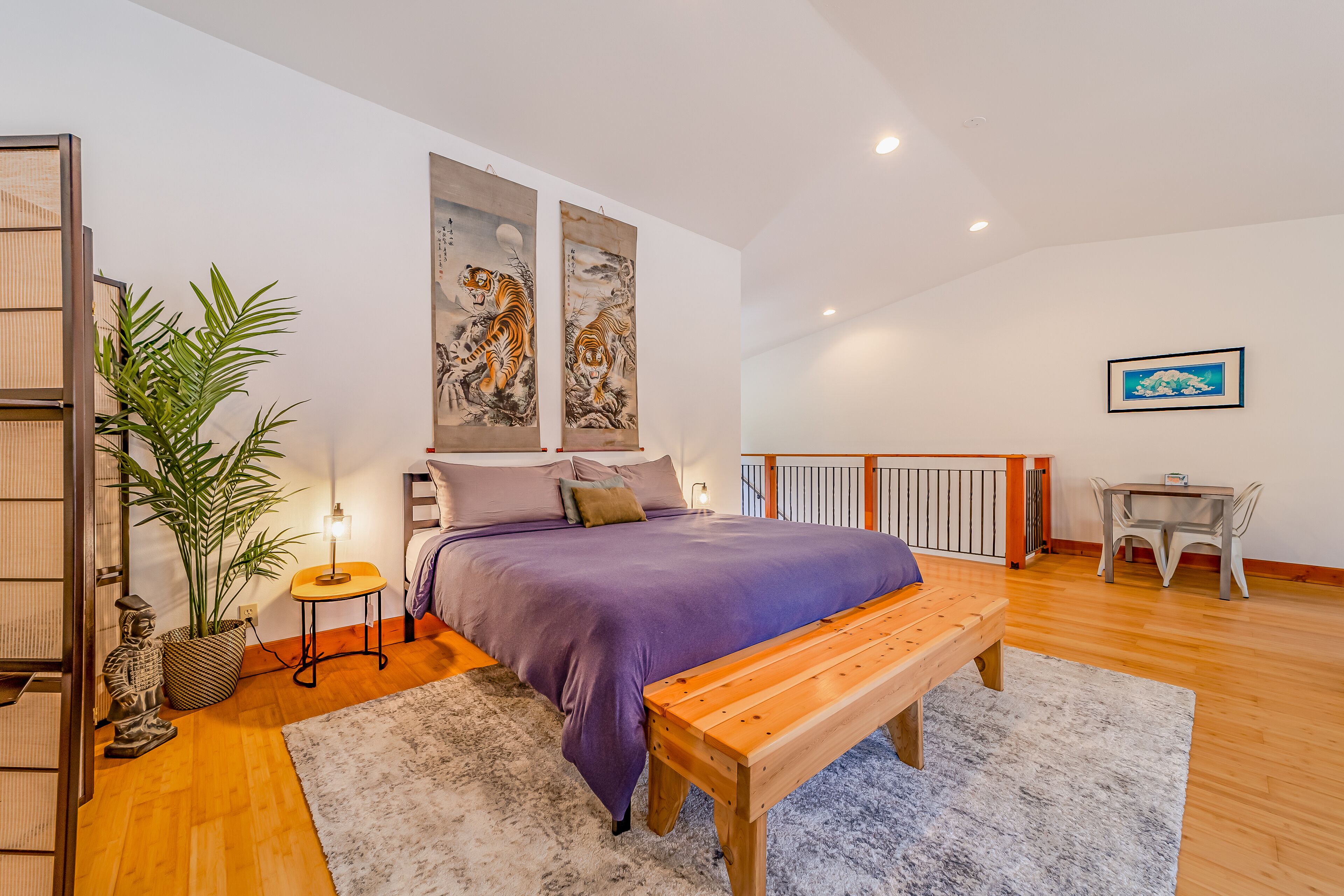 Tranquil dog-friendly studio with a private balcony, grill, & outdoor tub