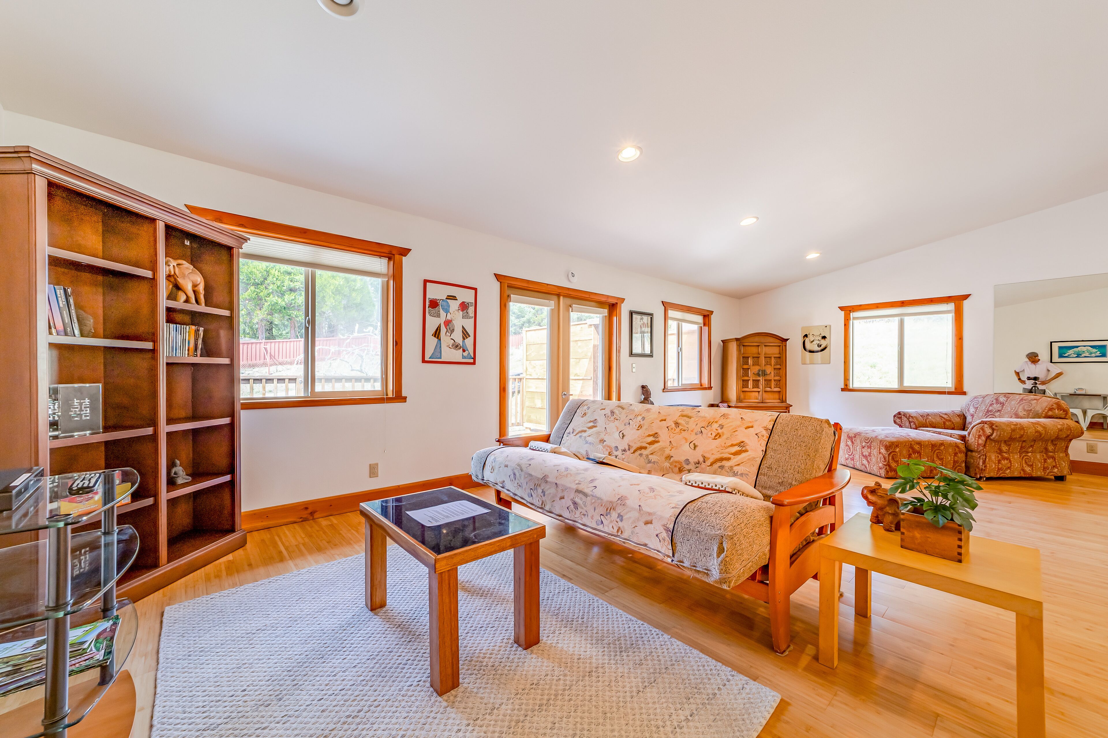 Tranquil dog-friendly studio with a private balcony, grill, & outdoor tub