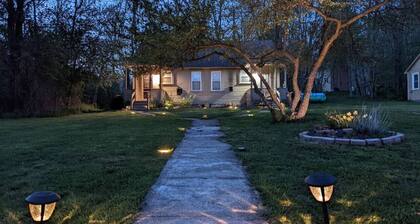 New! Relaxing Agrihood Bungalow Getaway-Fireplace/WiFi