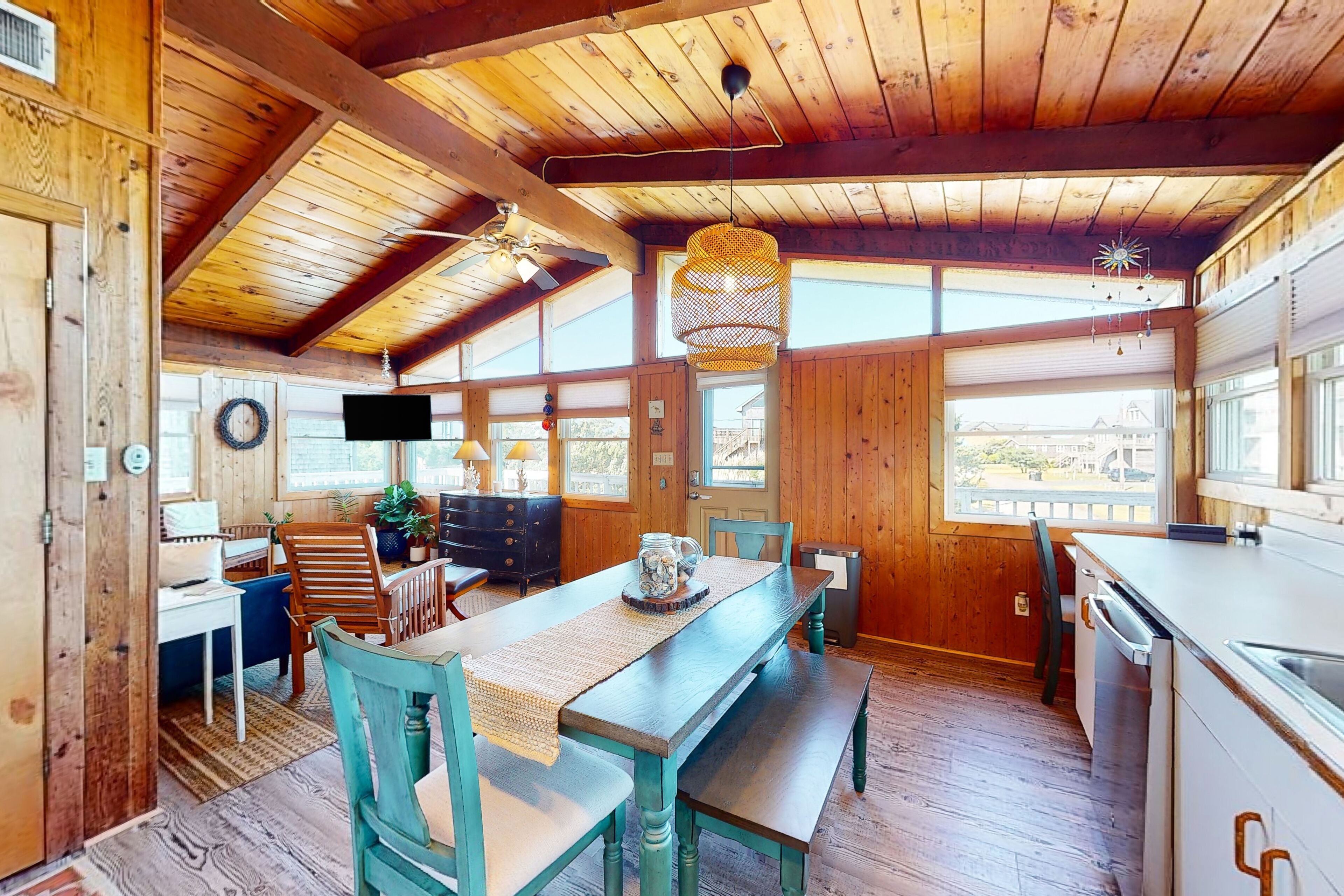 Sound-side home with a yard, central AC & washer/dryer - walk to beaches