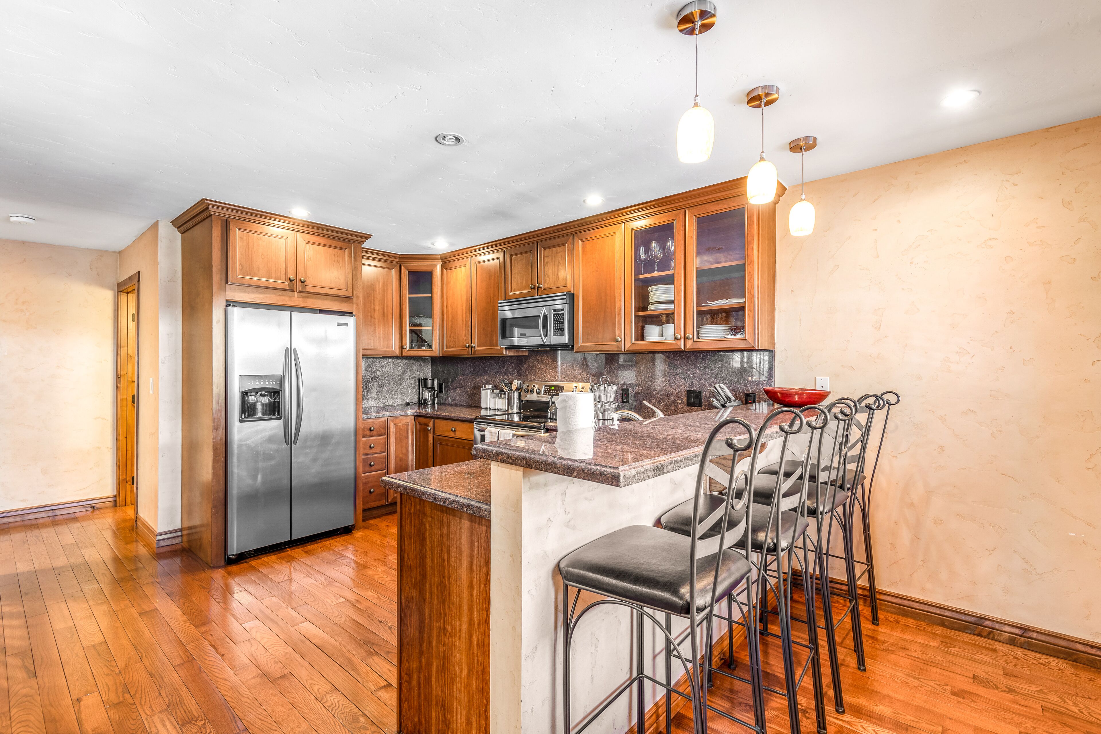 Vail Valley townhome with fireplace, balcony, & washer/dryer - near ski slopes