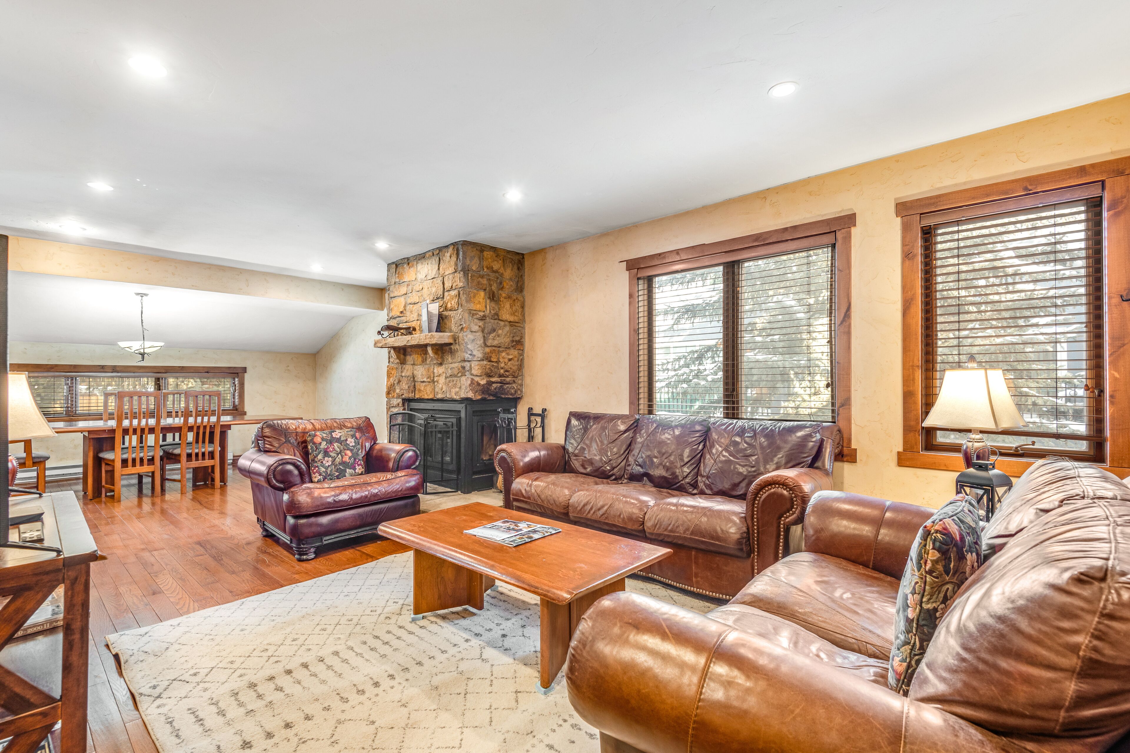 Vail Valley townhome with fireplace, balcony, & washer/dryer - near ski slopes