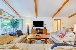 TV, fireplace, DVD player, table football