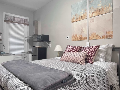 Nest & Rest/Free Parking/Museum/City Access