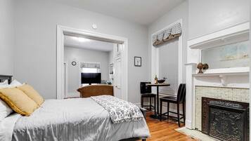 1 bedroom, desk, iron/ironing board, WiFi