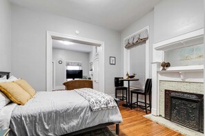 1 bedroom, desk, iron/ironing board, WiFi