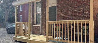 Cozy nest/private porch/museums/free parking
