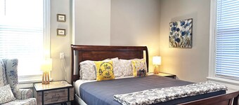 Urban Bloom/King Bed/2TVs/Free Parking/Museums