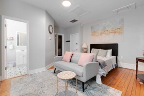 TV, offices - Studio Nest/2Queen beds/2TVs museums/free parking (Richmond)