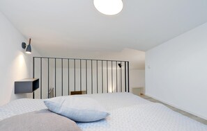 3 bedrooms, free WiFi, bed sheets