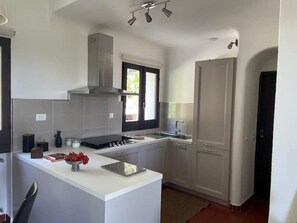 Kühlschrank, Ofen, Herdplatte, Geschirrspüler