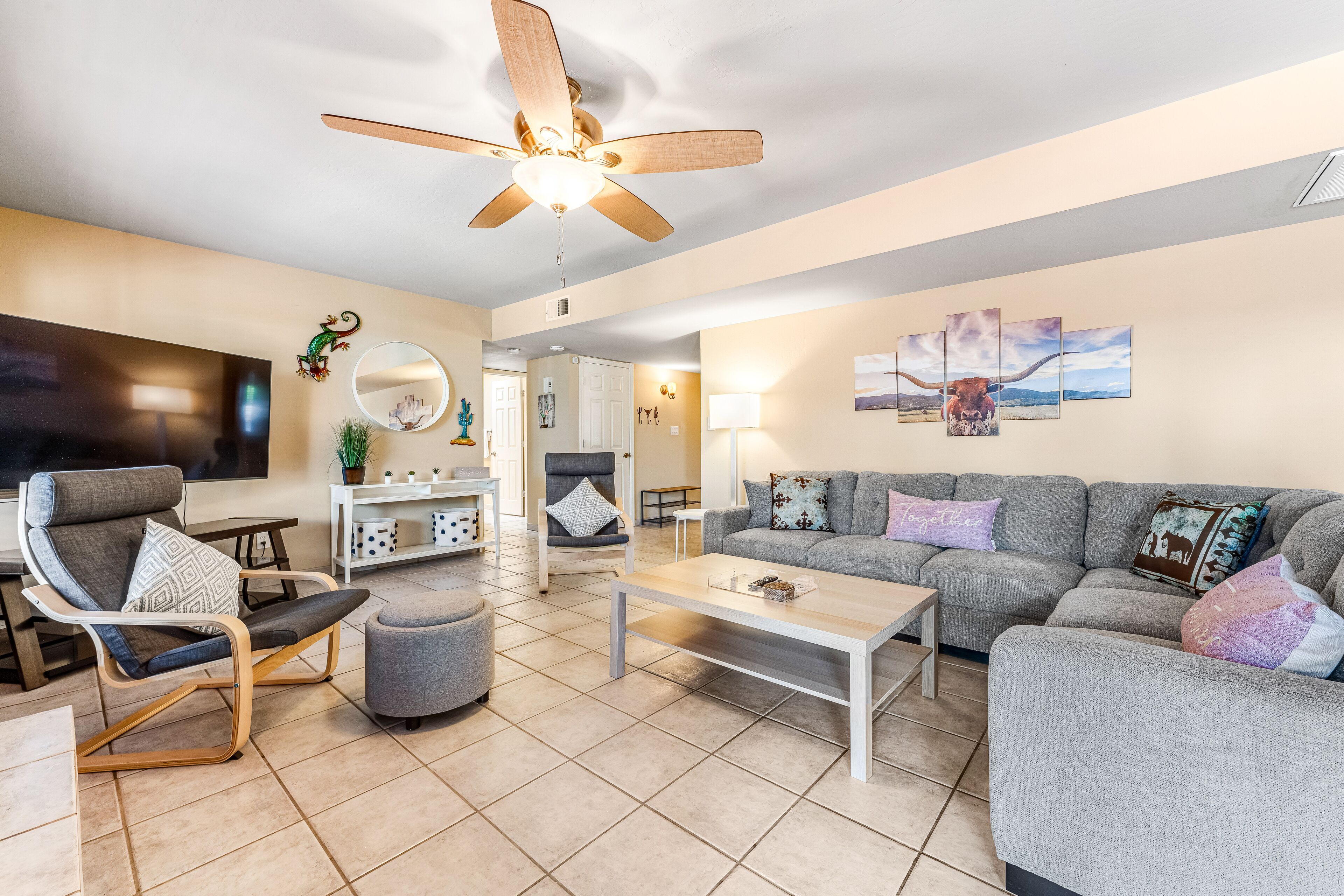 Quiet Scottsdale retreat with enclosed yard, pool, patio, grill, game room & W/D