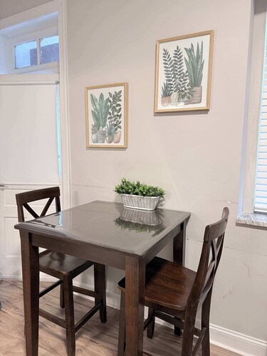 Carytown cozy nest private room Fenced Yard