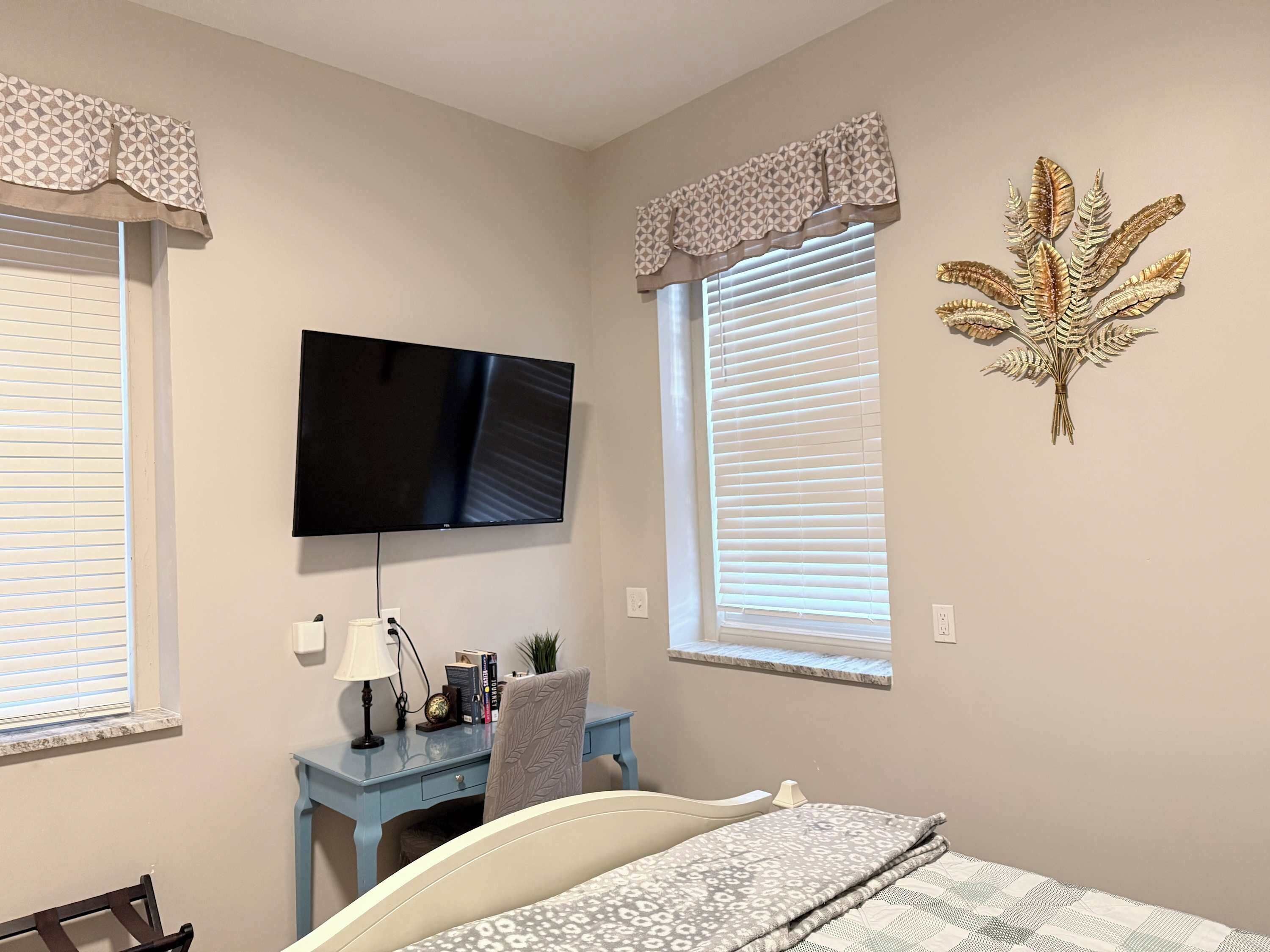 1 bedroom, desk, iron/ironing board, WiFi