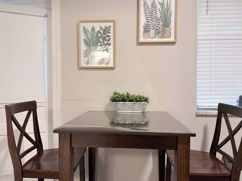 Carytown cozy nest private room Fenced Yard