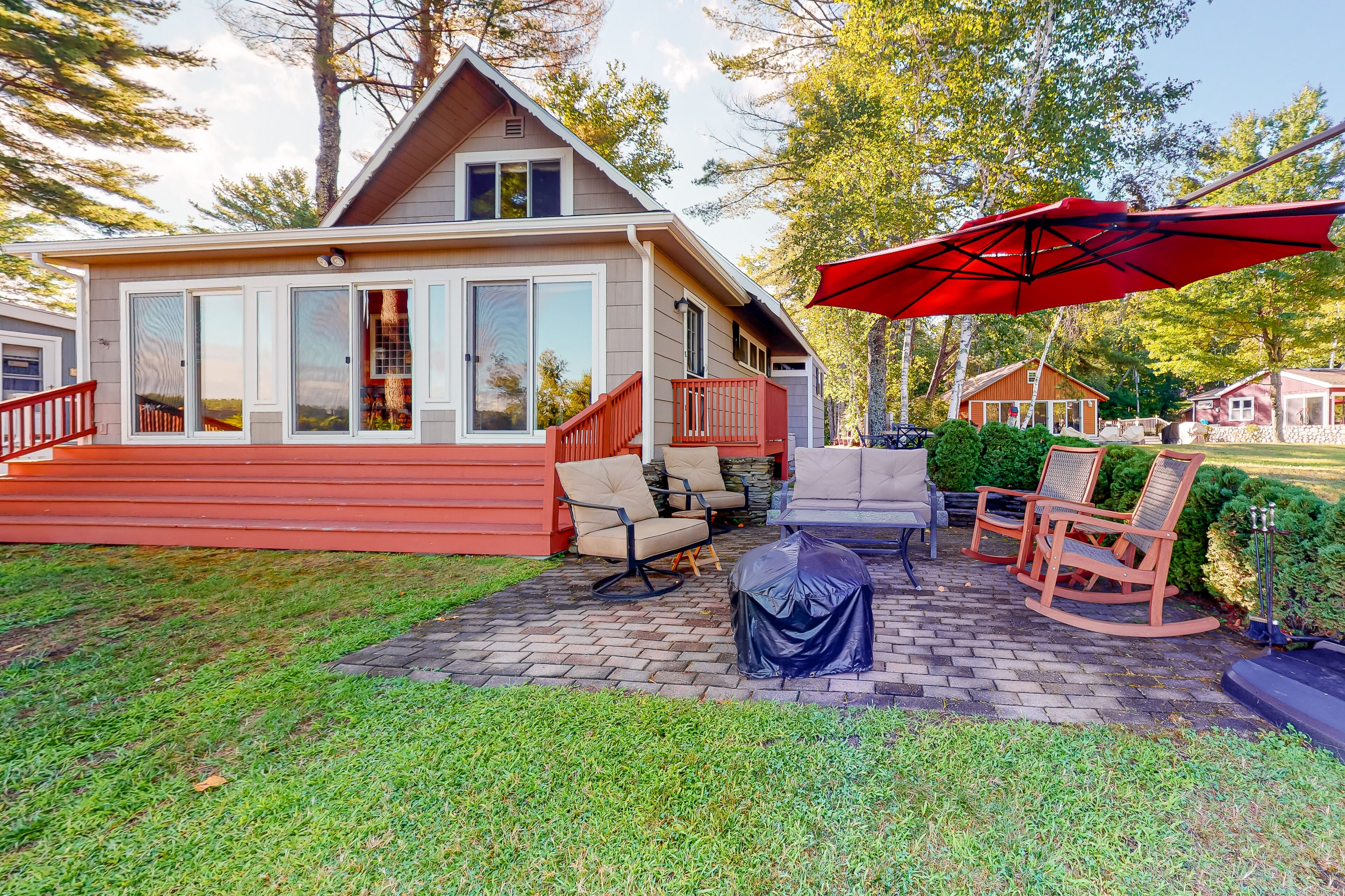 Lakefront home on Brandy Pond with firepit & gas fireplace - steps to beach