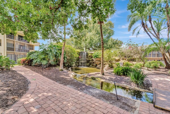 Property grounds - Your Serene Escape Awaits Discover Paradise in Naples at Park- near beach & golf (Naples)