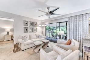 TV - Your Serene Escape Awaits Discover Paradise in Naples at Park- near beach & golf (Naples)