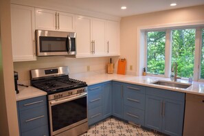 Fridge, microwave, oven, stovetop - Four bedroom home within walking distance to Bayside Brewster beaches! (Brewster)