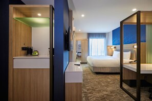 Individually decorated, individually furnished, desk, laptop workspace - Springhill Suites By Marriott Medford Airport (Medford)