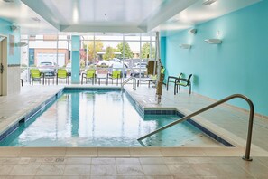 Indoor pool - Springhill Suites By Marriott Medford Airport (Medford)