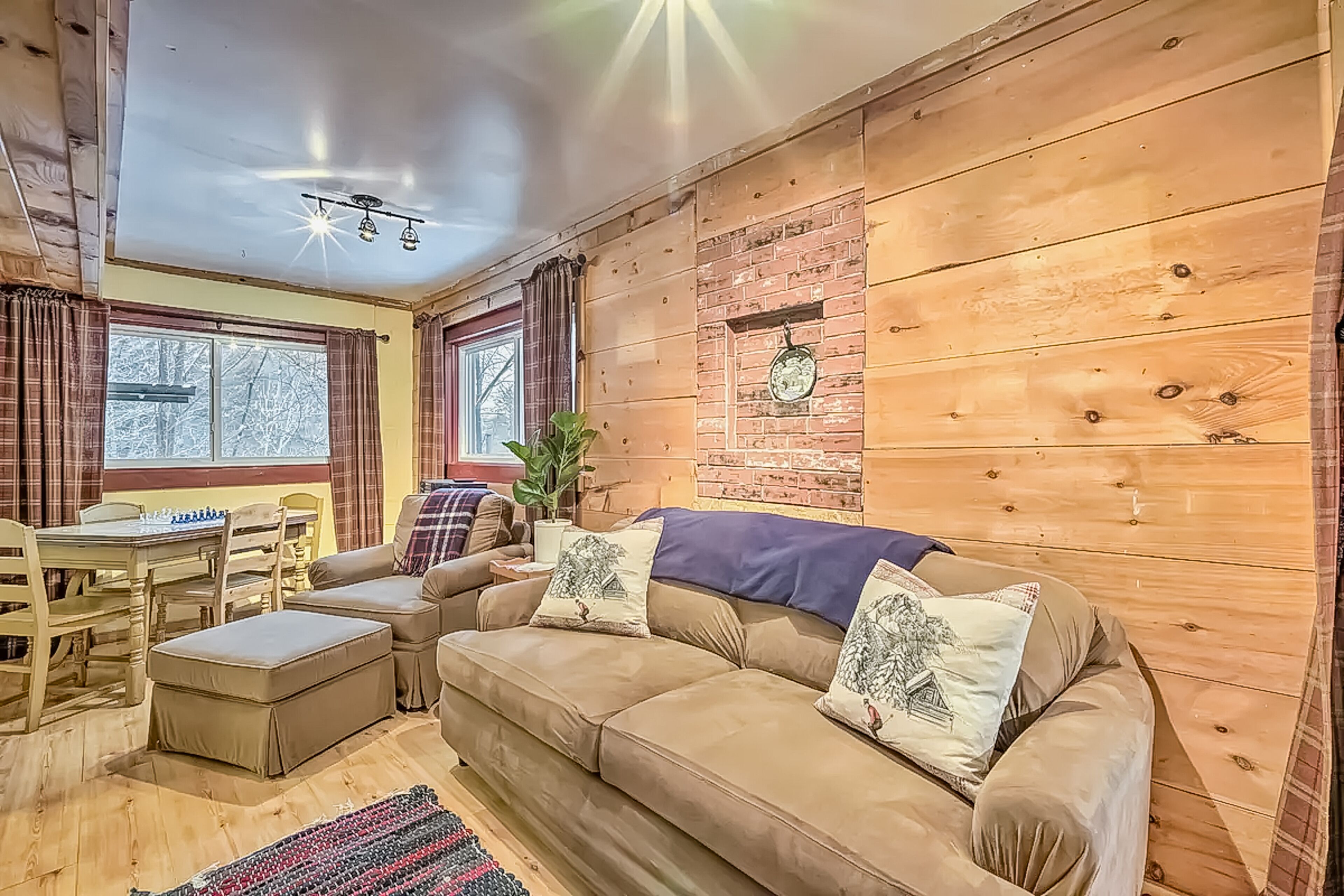 Dog-friendly chalet cabin with valley view, deck, and private hot tub