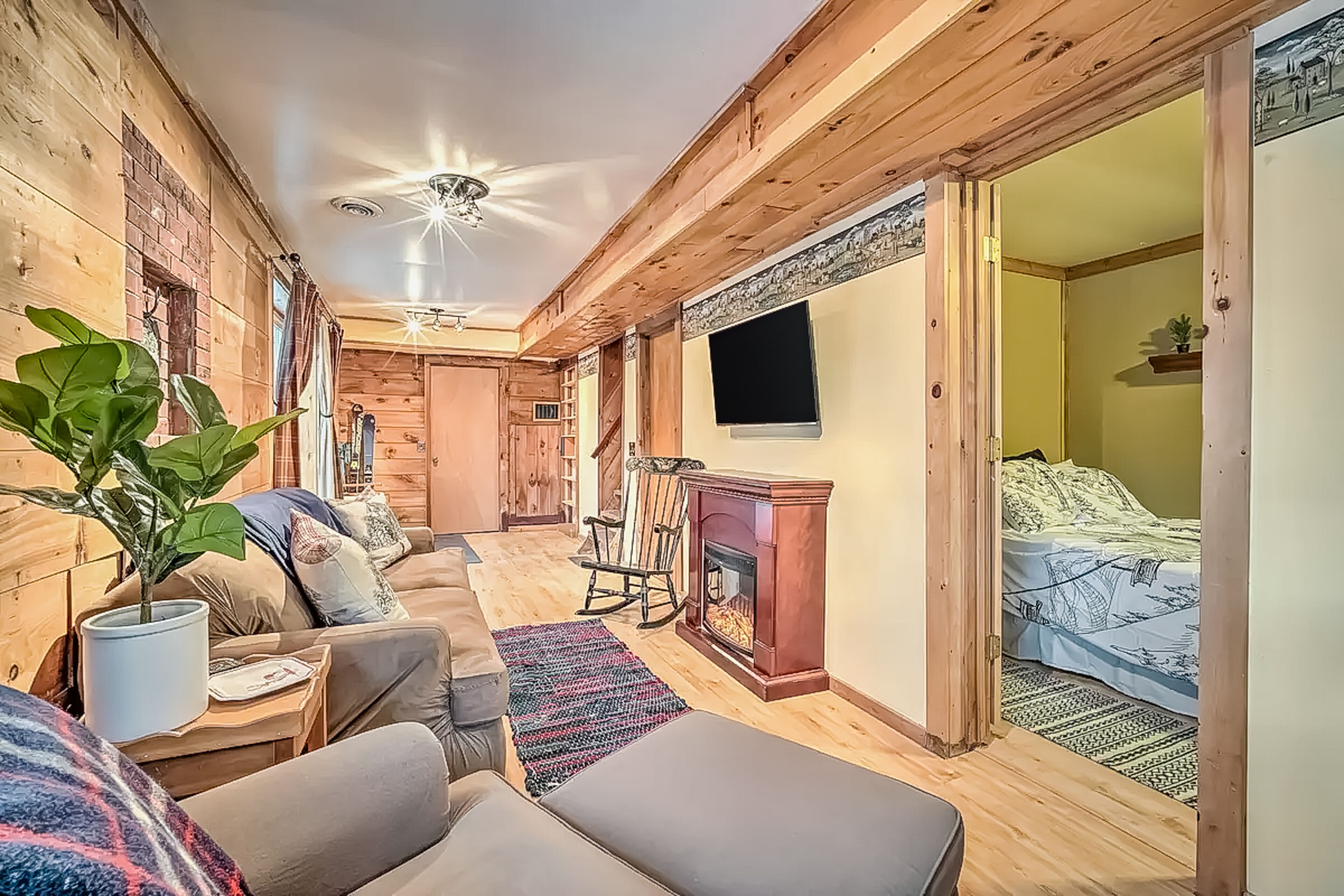 Dog-friendly chalet cabin with valley view, deck, and private hot tub