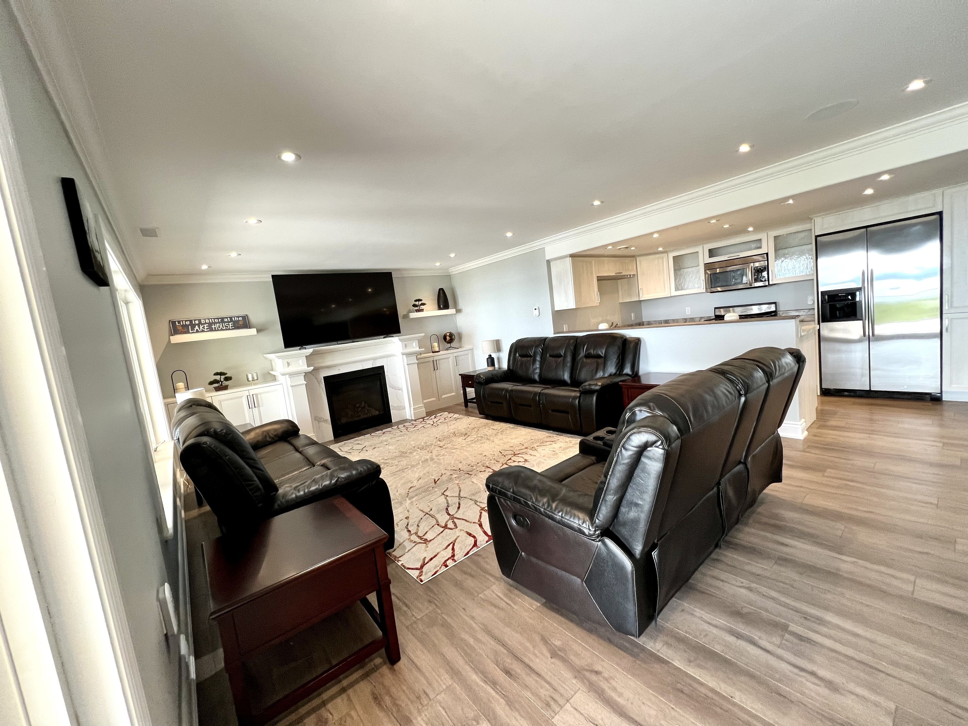 Lake House/ on Balmy Beach!