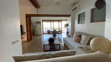 TV connectée, lecteur de DVD, chaîne hi-fi