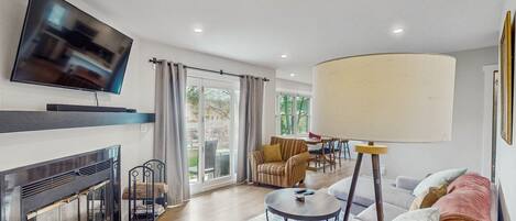 Televisor i llar de foc