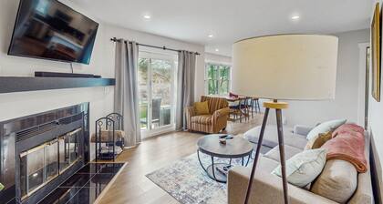 Completely remodeled, ground-floor condo with mountain views, patio, fireplace,