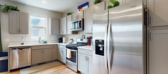 Stylish, dog-friendly retreat with grill & washer/dryer - near skiing & hiking