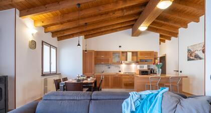 Casa del Gatto - Three Bedroom Apartment, Sleeps 4