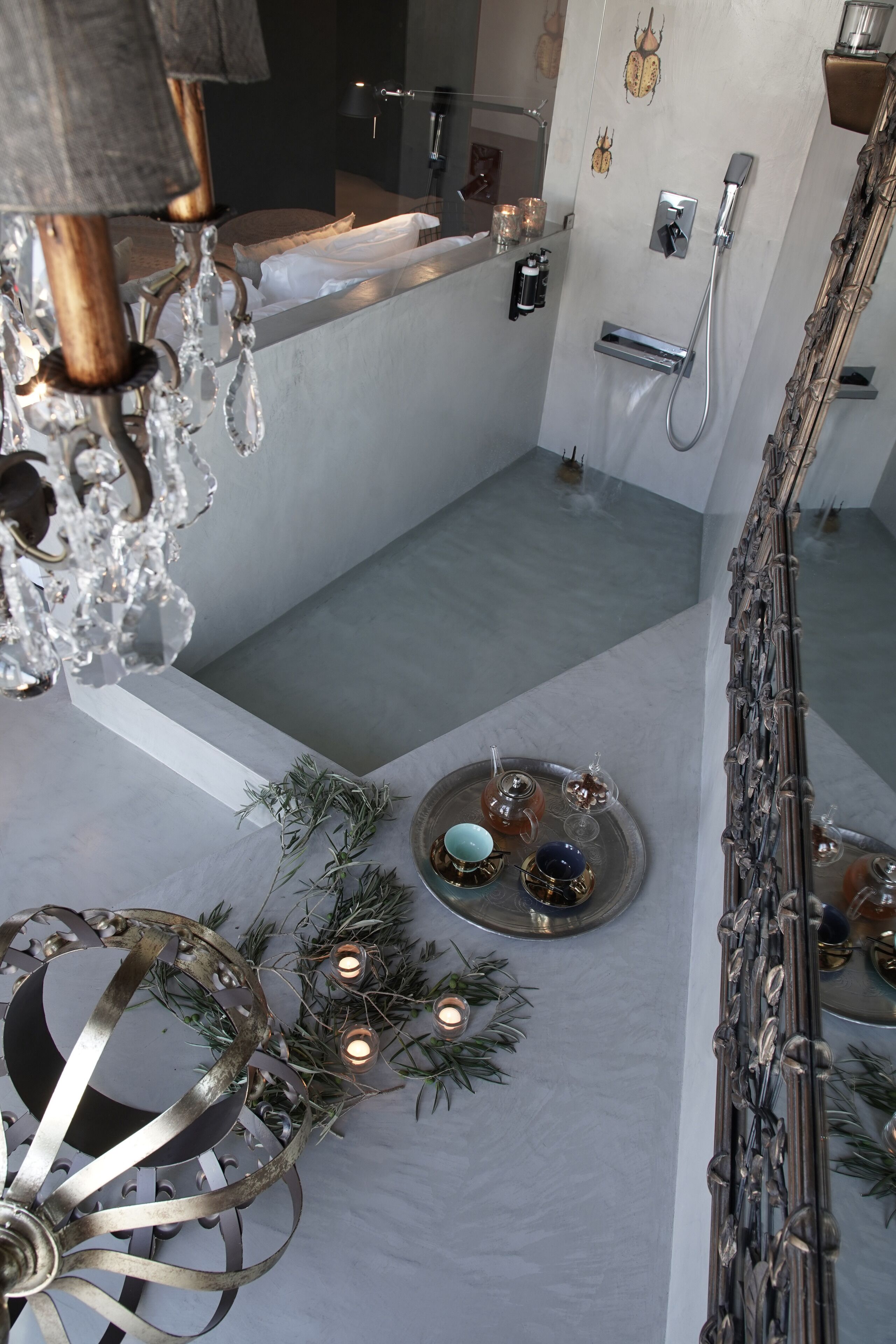 Studio Desain | Kamar mandi | Shower, pancuran hujan, pengering rambut, dan jubah mandi