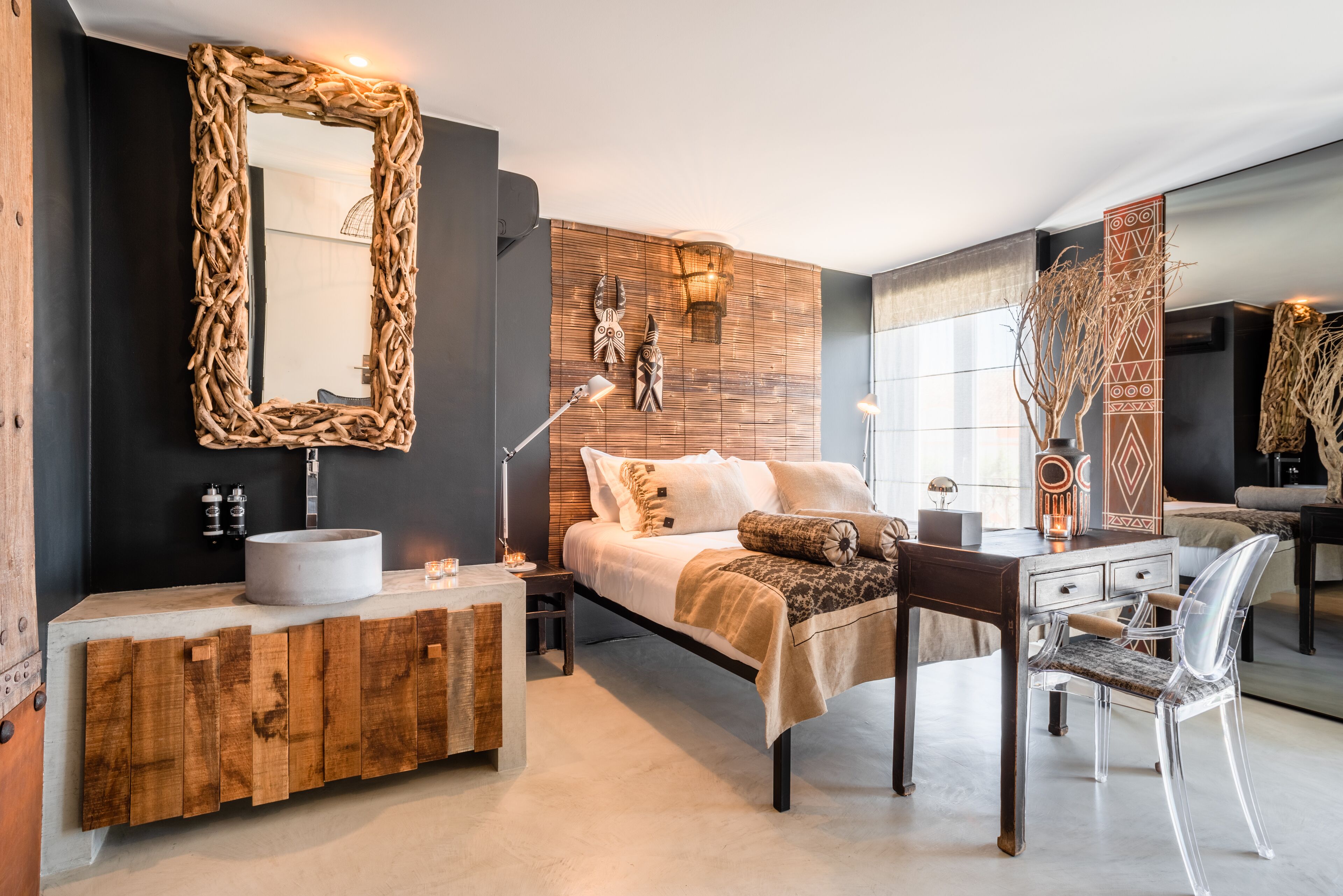 Design studio | Luxe beddengoed, een kluis op de kamer, een laptopwerkplek