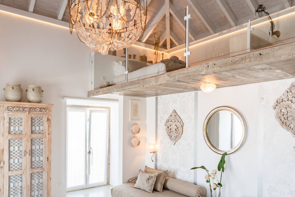 Signature Studio Suite | Premium bedding, in-room safe, individually decorated, laptop workspace