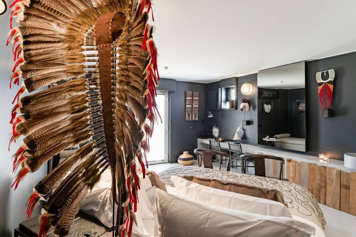 Design Studio | Premium bedding, in-room safe, individually decorated, laptop workspace