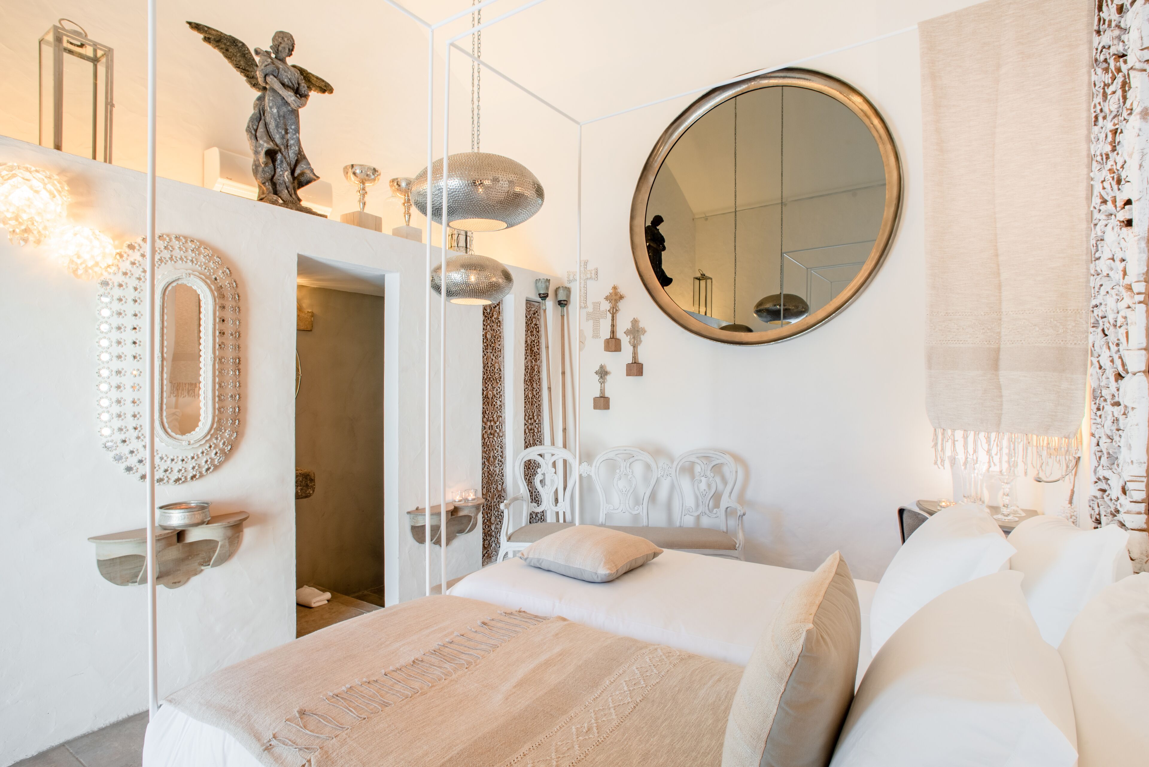 Kamar Double Romantis, pemandangan kota | Seprai premium, brankas, ruang kerja ramah laptop, dan kedap suara