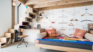 Studio Deluxe