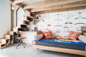 Deluxe-Studio | Hochwertige Bettwaren, Zimmersafe, individuell dekoriert