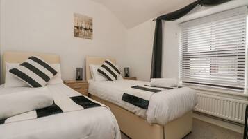 Cottage | 2 bedrooms, WiFi (free), individually decorated, individually furnished